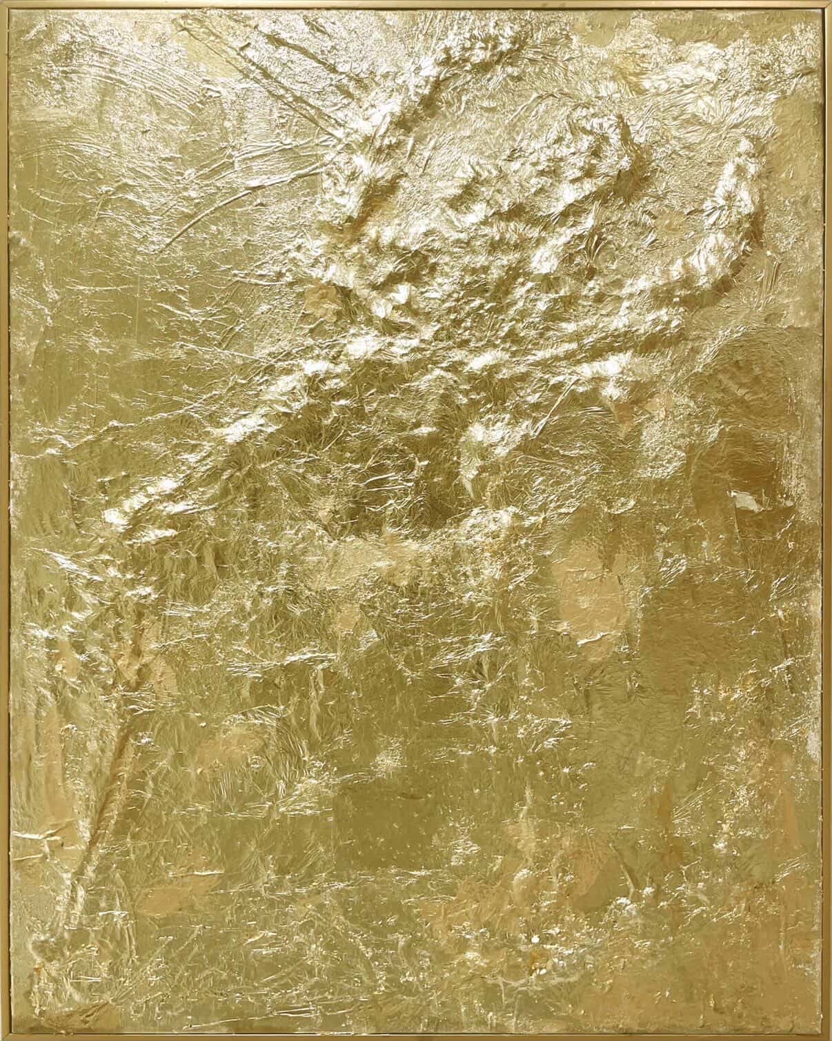 帶有金屬反光質感的金色肌理作品。